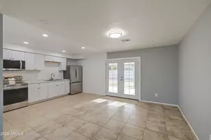3802 N 79th Ave, Phoenix, AZ 85033 - Photo 15