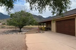 4757 E Dead Coyote Ln, Hereford, AZ 85615 - Photo 11