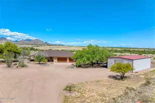 4757 E Dead Coyote Ln, Hereford, AZ 85615 - Photo 3