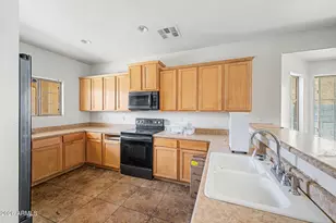 949 E White Wing Dr, Casa Grande, AZ 85122 - Photo 9