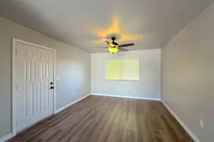 2013 N Hunt Cir, Mesa, AZ 85203 - Photo 3