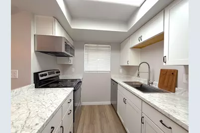 2013 N Hunt Circle #Apt 201, Mesa, AZ 85203 - Photo 7