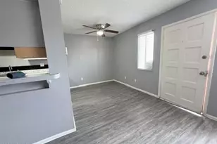 3326 W Las Palmaritas Dr, Phoenix, AZ 85051 - Photo 3