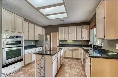 15811 N 9th Avenue, Phoenix, AZ 85023 - Photo 5
