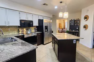 7425 W Jenan Dr, Peoria, AZ 85345 - Photo 13