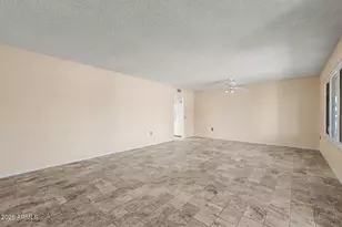 19817 N Sombrero Cir, Sun City, AZ 85373 - Photo 9