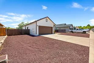 869 S Hunters Run, Show Low, AZ 85901 - Photo 3