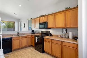869 S Hunters Run, Show Low, AZ 85901 - Photo 9