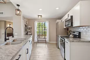 10333 W Highwood Ln, Sun City, AZ 85373 - Photo 13