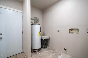 7727 W Earll Dr, Phoenix, AZ 85033 - Photo 31