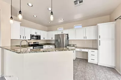 10828 W Monte Vista Road, Avondale, AZ 85392 - Photo 13
