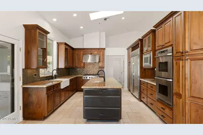 8638 E Dahlia Drive, Scottsdale, AZ 85260 - Photo 11