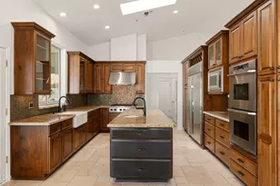 8638 E Dahlia Dr, Scottsdale, AZ 85260 - Photo 11