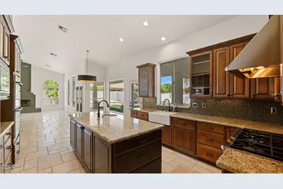 8638 E Dahlia Drive, Scottsdale, AZ 85260 - Photo 13