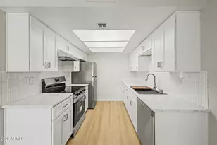 3810 N Maryvale Pkwy, Phoenix, AZ 85031 - Photo 9