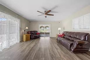 10606 W Campana Dr, Sun City, AZ 85351 - Photo 9