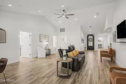 4102 W Fallen Leaf Lane, Glendale, AZ 85310 - Photo 5