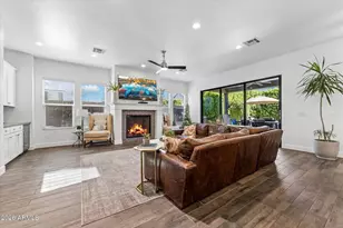 3829 E Crittenden Ln, Phoenix, AZ 85018 - Photo 11