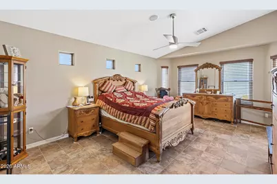 629 W Desert Valley Drive, San Tan Valley, AZ 85143 - Photo 17