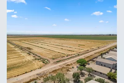 629 W Desert Valley Drive, San Tan Valley, AZ 85143 - Photo 25