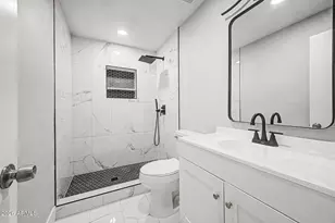 1802 N 58th Dr, Phoenix, AZ 85035 - Photo 13