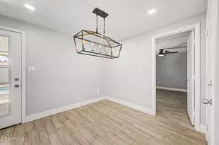 1802 N 58th Dr, Phoenix, AZ 85035 - Photo 7