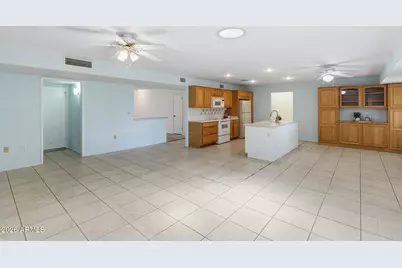 10339 W Prairie Hills Circle, Sun City, AZ 85351 - Photo 15