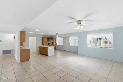 10339 W Prairie Hills Circle, Sun City, AZ 85351 - Photo 13