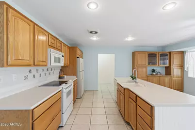10339 W Prairie Hills Circle, Sun City, AZ 85351 - Photo 19