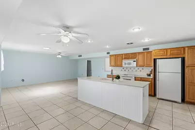 10339 W Prairie Hills Circle, Sun City, AZ 85351 - Photo 27