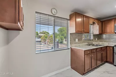 5618 N 35th Drive, Phoenix, AZ 85019 - Photo 9