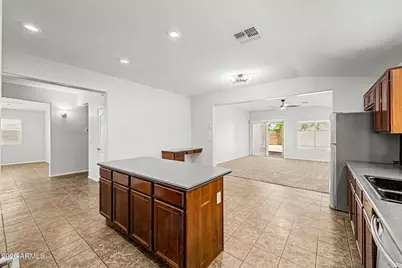 2930 S 161st Drive, Goodyear, AZ 85338 - Photo 7