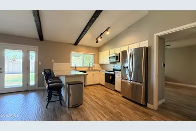 2303 S Cottonwood Drive, Tempe, AZ 85282 - Photo 9