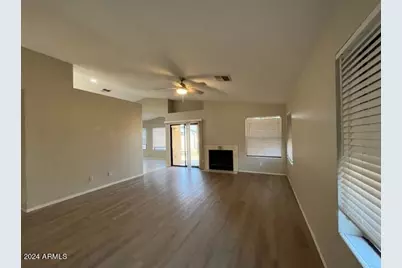 6320 W Paradise Lane, Glendale, AZ 85306 - Photo 5
