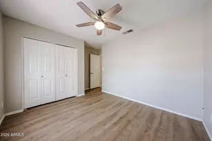 6320 W Paradise Ln, Glendale, AZ 85306 - Photo 9