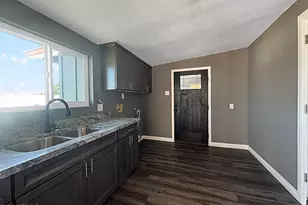 8201 E Whitton Ave, Scottsdale, AZ 85251 - Photo 17