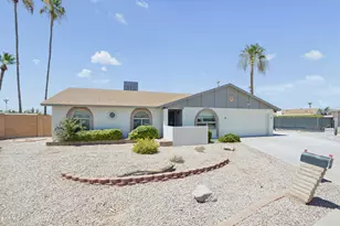 2262 S Emerson Cir, Mesa, AZ 85210 - Photo 3