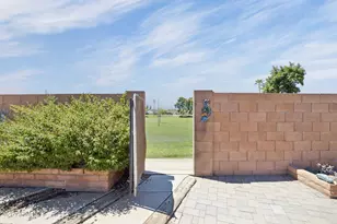 2262 S Emerson Cir, Mesa, AZ 85210 - Photo 5