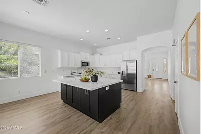 10709 E Knowles Avenue, Mesa, AZ 85209 - Photo 11