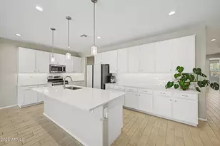 913 S 108th Ave, Avondale, AZ 85323 - Photo 3