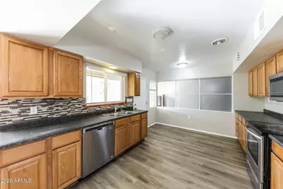 2301 W Village Drive, Phoenix, AZ 85023 - Photo 9