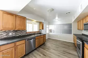 2301 W Village Dr, Phoenix, AZ 85023 - Photo 9