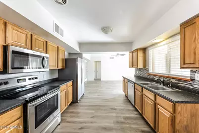 2301 W Village Drive, Phoenix, AZ 85023 - Photo 11