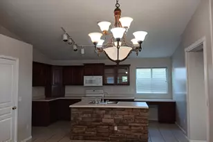 8074 N 109th Dr, Peoria, AZ 85345 - Photo 7