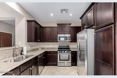 3660 E Zachary Drive, Phoenix, AZ 85050 - Photo 5