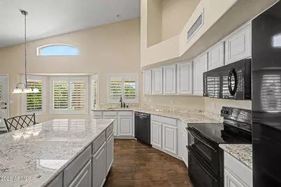 1466 E Spur Avenue, Gilbert, AZ 85296 - Photo 17