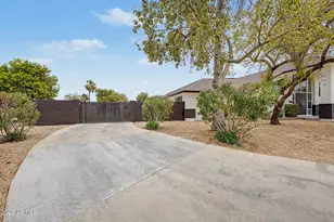 11132 W Kolina Ln, Sun City, AZ 85351 - Photo 5