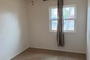 4627 S Hanna Dr, Tempe, AZ 85282 - Photo 3