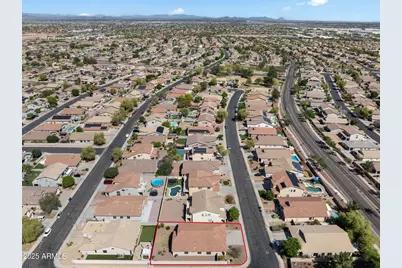 14694 W Mandalay Lane, Surprise, AZ 85379 - Photo 5