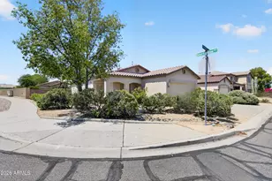 566 E Renegade Pl, San Tan Valley, AZ 85143 - Photo 3